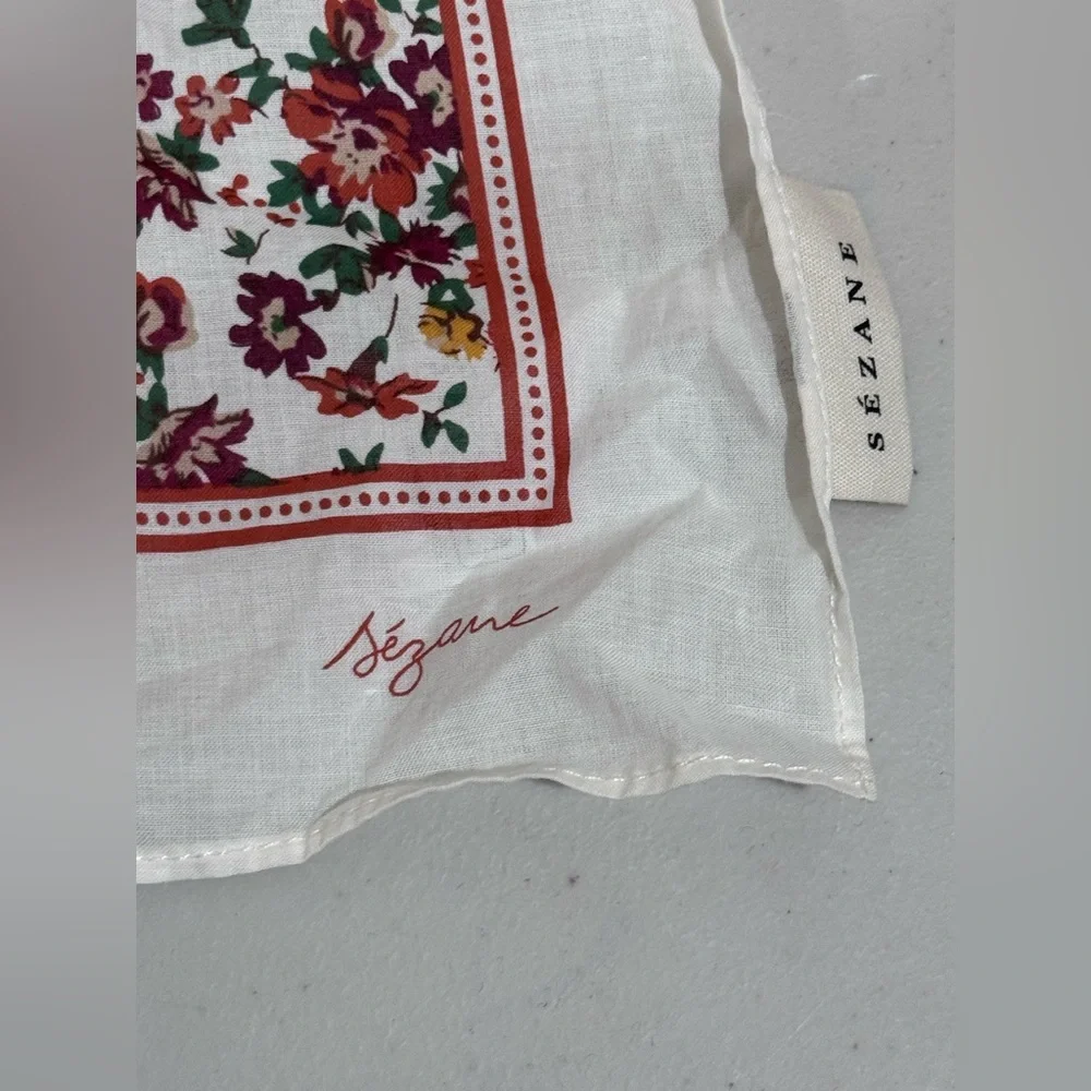Sezane Floral Face Mask - White and Burgundy